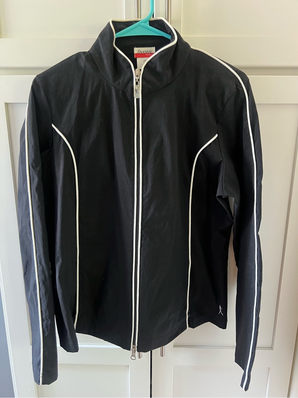 NWOT Ladies Danskin Nylon/Spandex Black Jacket, size 12-14